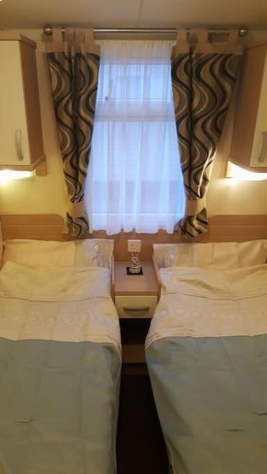 Cozy And Relaxing With Stunning Sea Views Lägenhet Lytchett Minster Exteriör bild