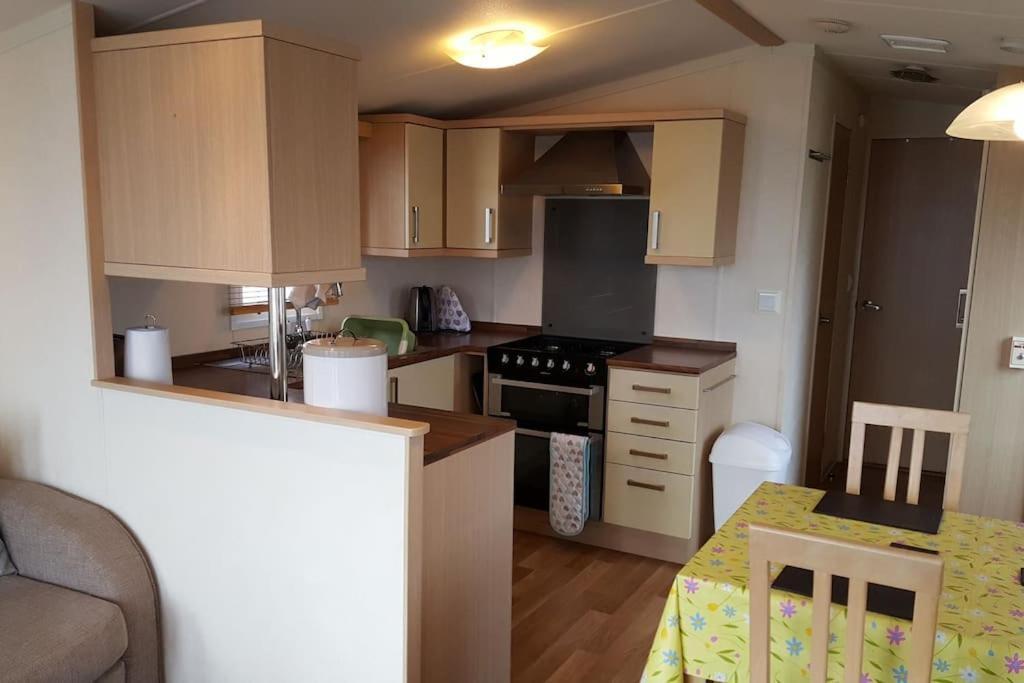 Cozy And Relaxing With Stunning Sea Views Lägenhet Lytchett Minster Exteriör bild